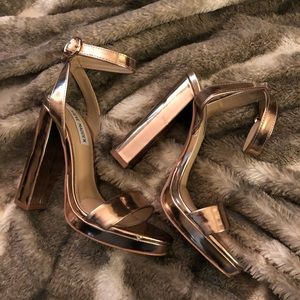 Rose gold metallic STEVE MADDEN heels